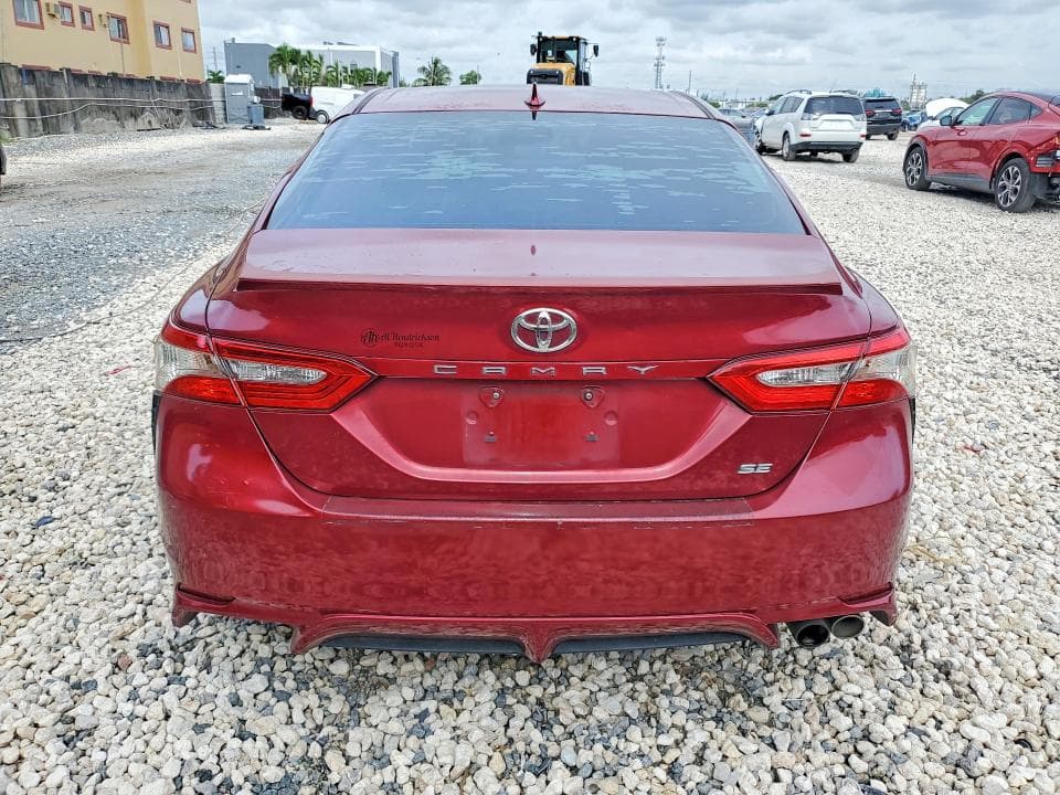 2018 TOYOTA CAMRY SE 6