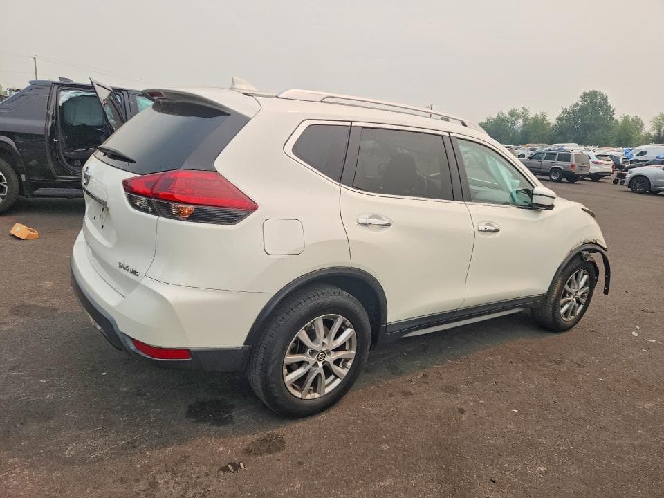 2018 NISSAN ROGUE SV 3