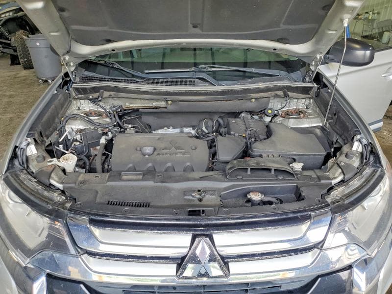 2018 MITSUBISHI OUTLANDER SE 11