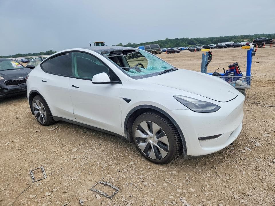 2023 TESLA MODEL Y 4