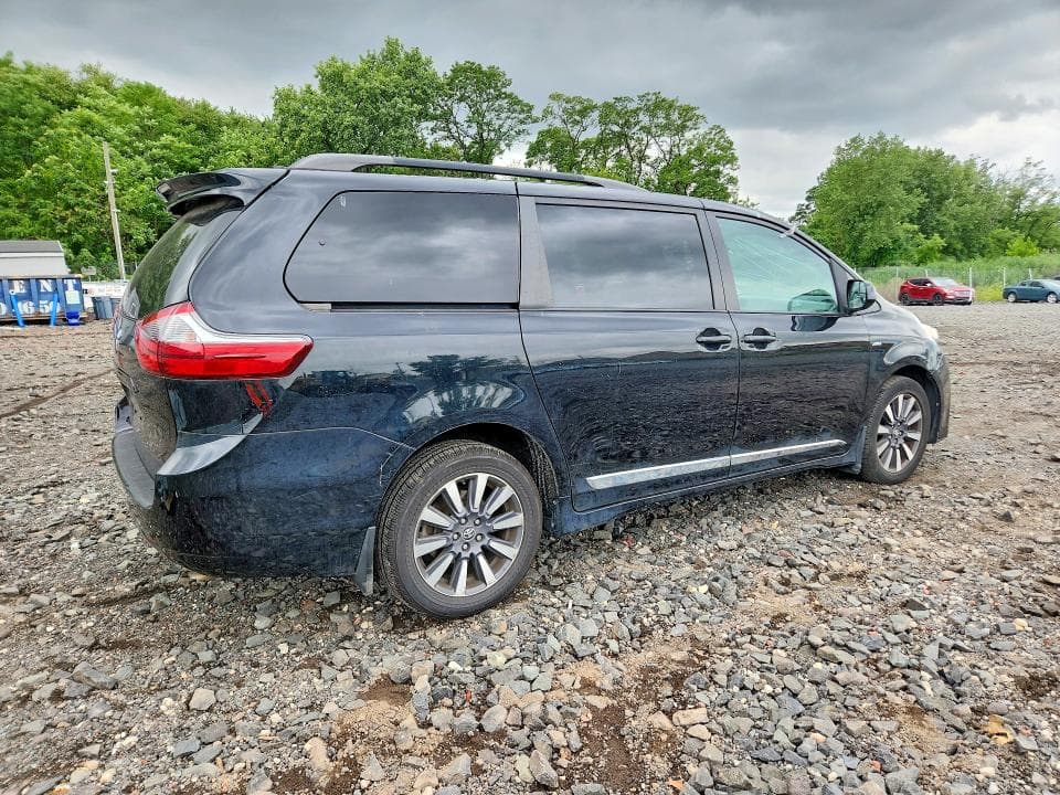 2020 TOYOTA SIENNA LE 3