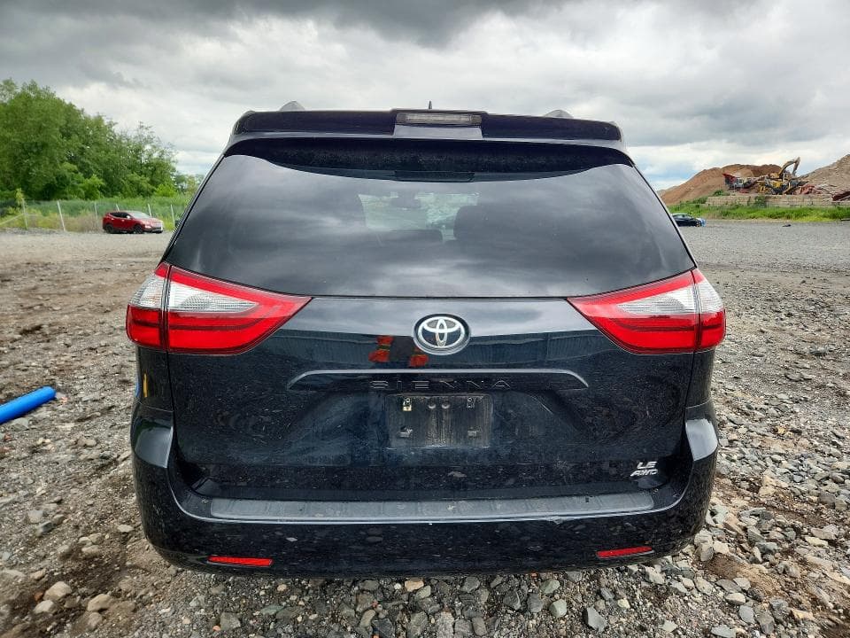 2020 TOYOTA SIENNA LE 6