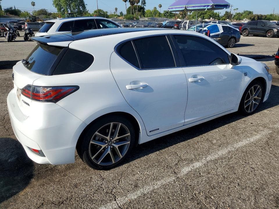 2017 LEXUS CT 200 3