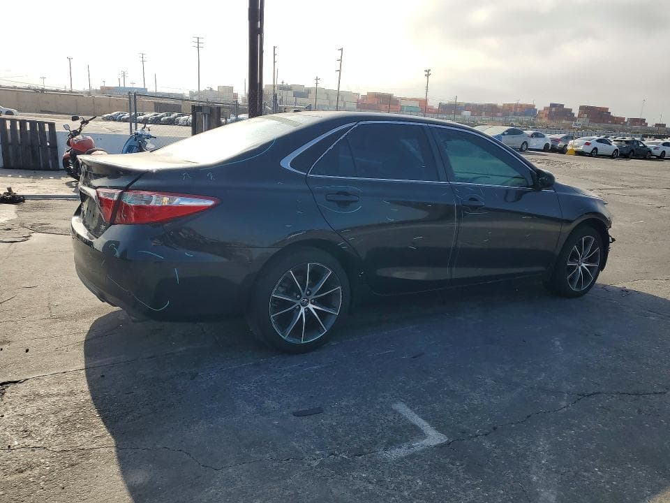 2017 TOYOTA CAMRY XSE 3