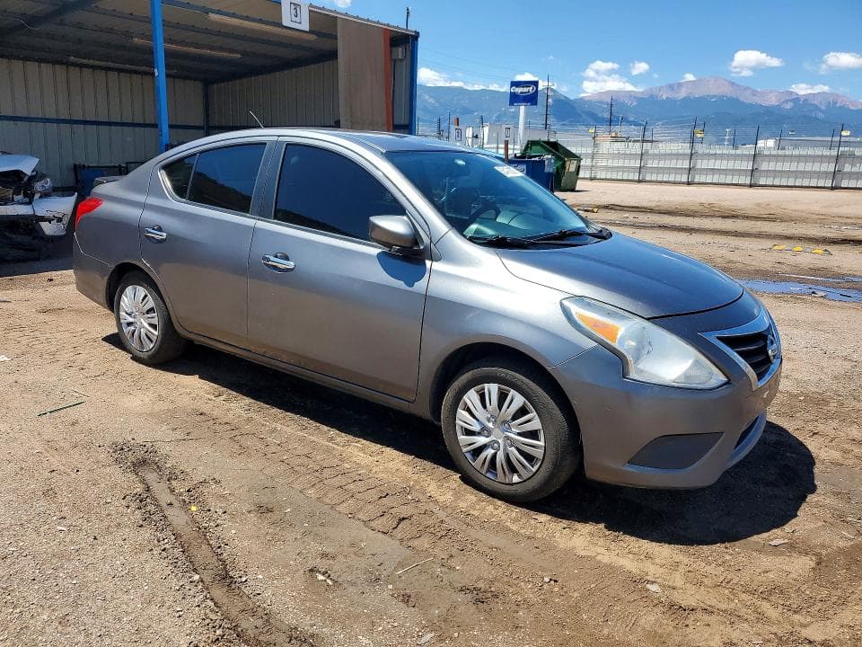 2017 NISSAN VERSA 1.6 SV 4