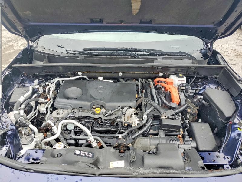 2021 TOYOTA RAV4 PRIME SE 12