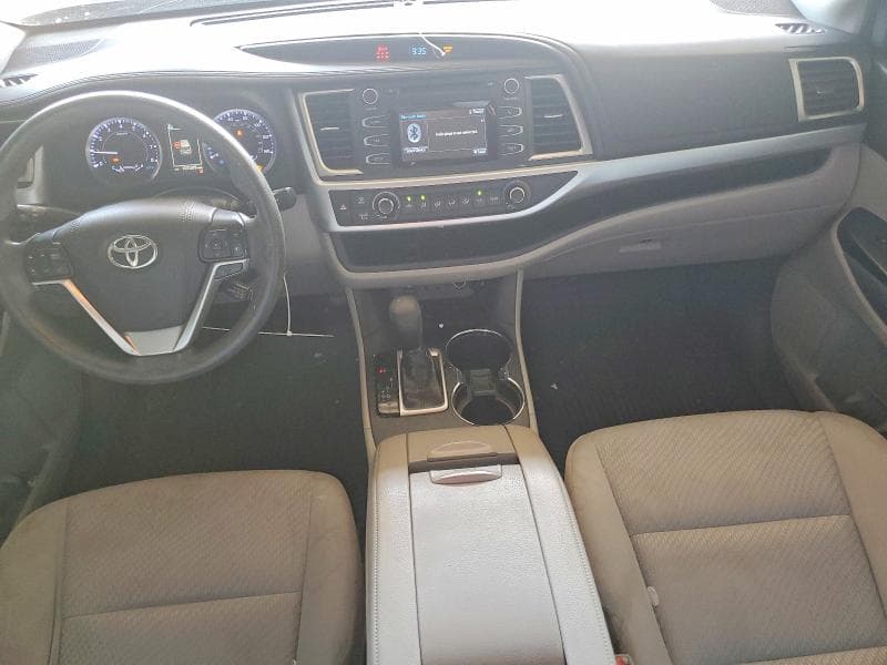 2019 TOYOTA HIGHLANDER LE 8
