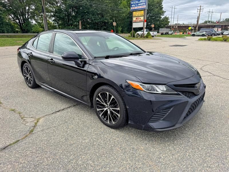 2019 TOYOTA CAMRY SE 2