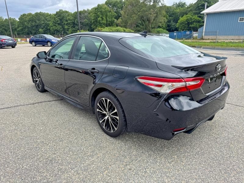 2019 TOYOTA CAMRY SE 3