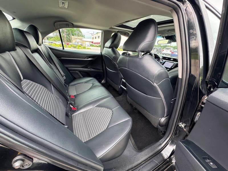 2019 TOYOTA CAMRY SE 5