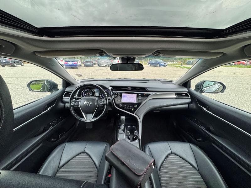 2019 TOYOTA CAMRY SE 8