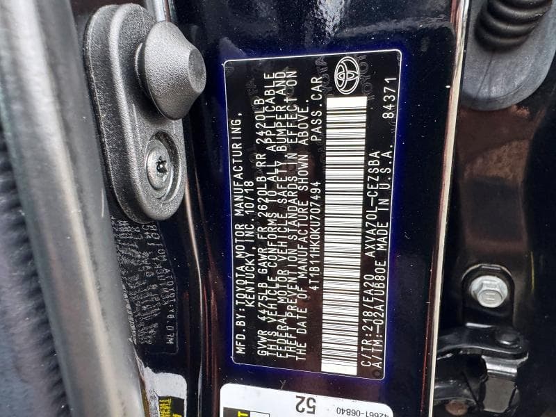 2019 TOYOTA CAMRY SE 10