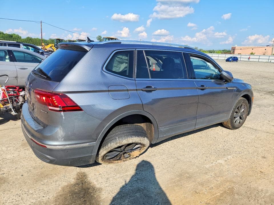 2023 VOLKSWAGEN TIGUAN SE 3