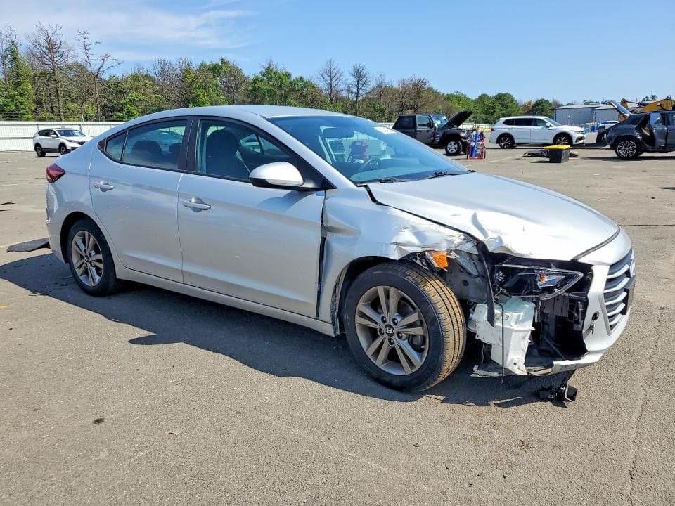 2018 HYUNDAI ELANTRA SEL 4