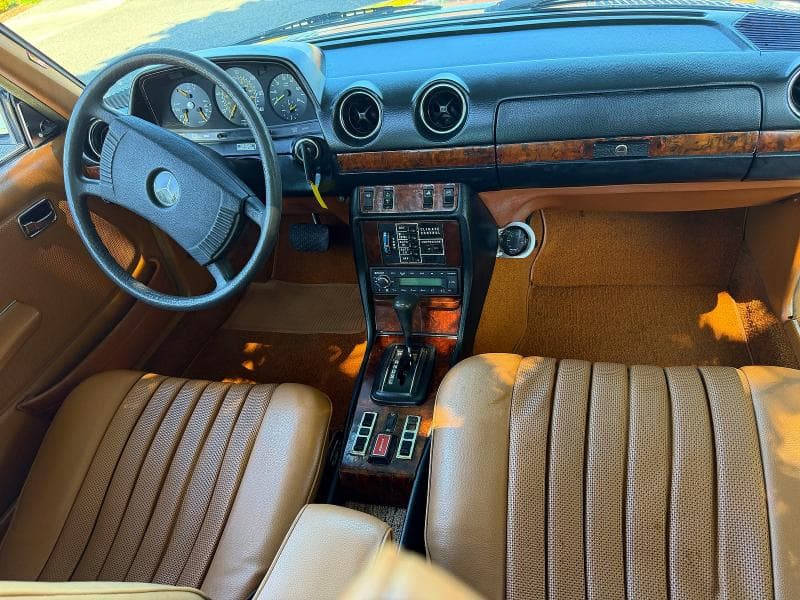1978 MERCEDES-BENZ 280CE 9