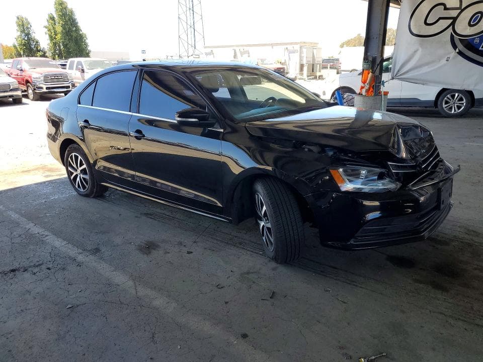 2017 VOLKSWAGEN JETTA SE 4