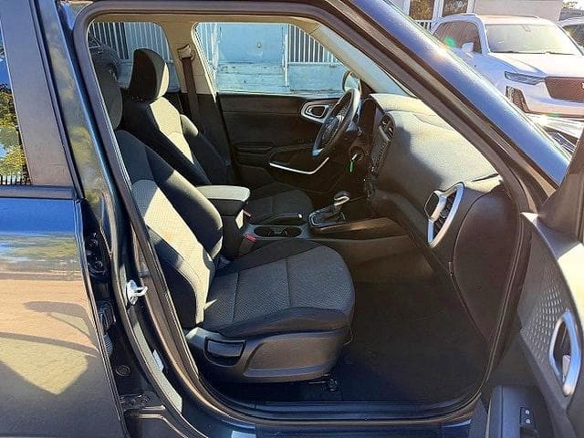 2020 KIA SOUL LX 7