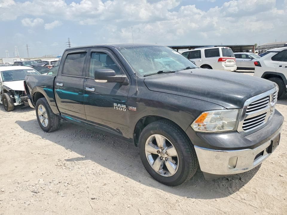 2017 RAM 1500 SLT 4