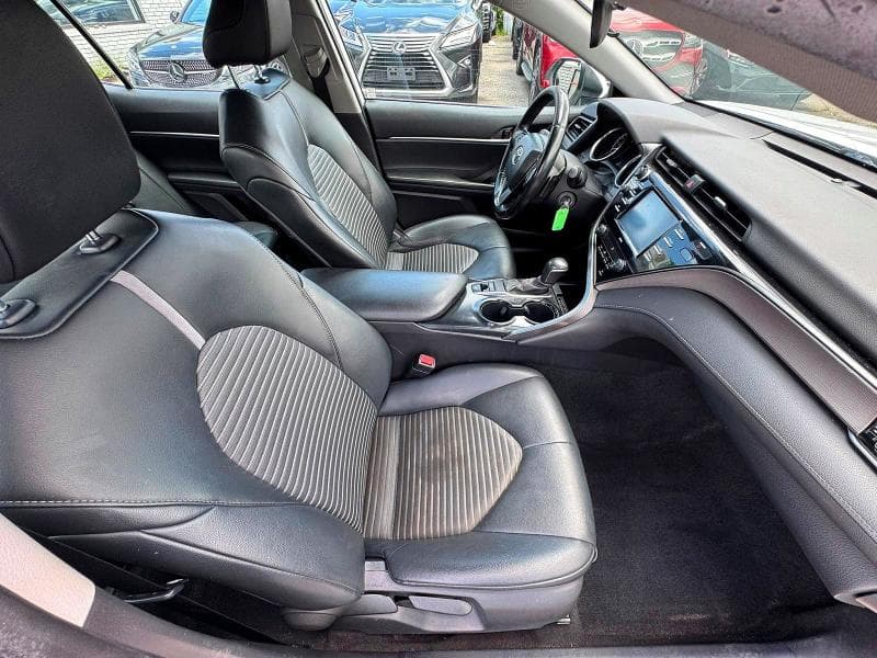 2020 TOYOTA CAMRY SE 5