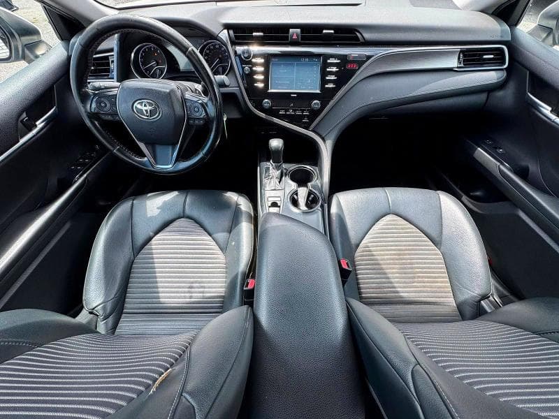 2020 TOYOTA CAMRY SE 9