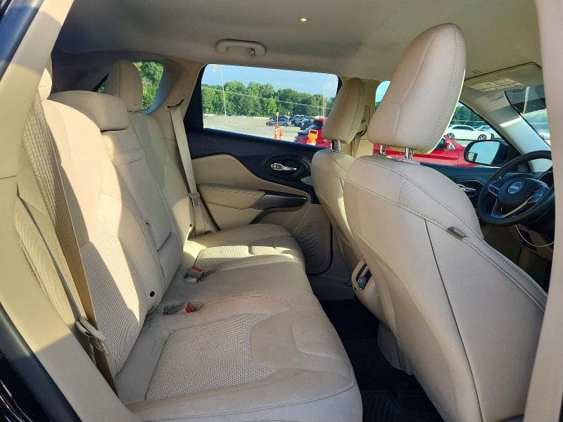 2019 JEEP CHEROKEE LATITUDE 11