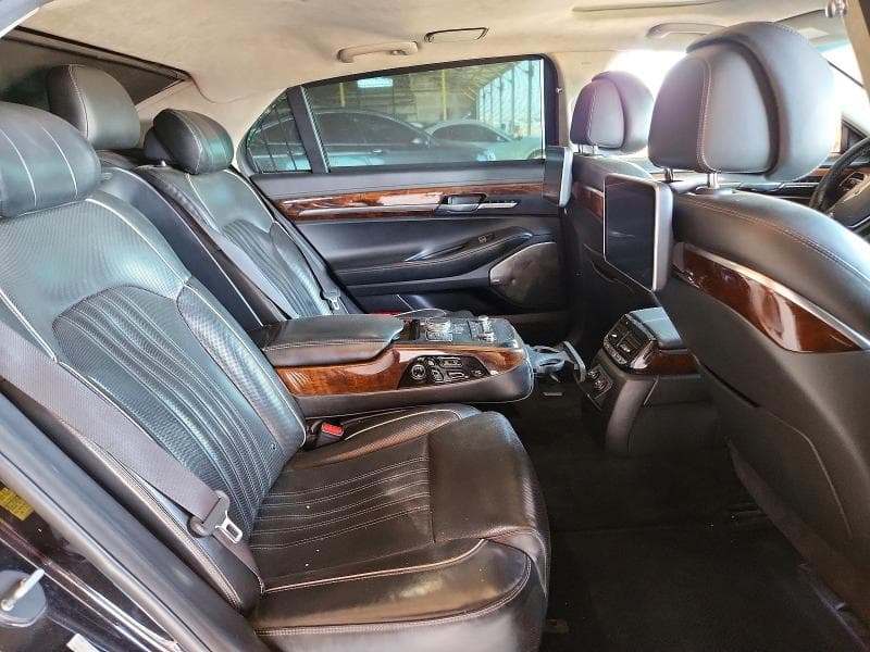 2018 GENESIS G90 ULTIMATE 10
