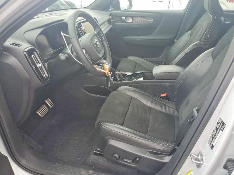 2022 VOLVO XC40 P8 RECHARGE ULTIMATE 7