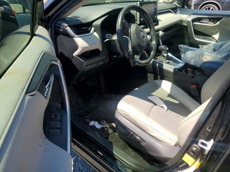 2020 TOYOTA RAV4 LIMITED 8