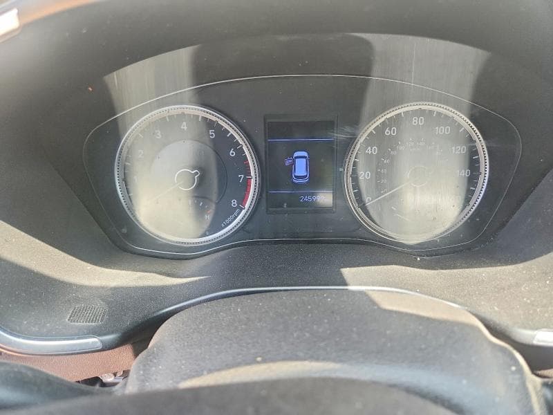 2019 HYUNDAI SANTA FE SE 9