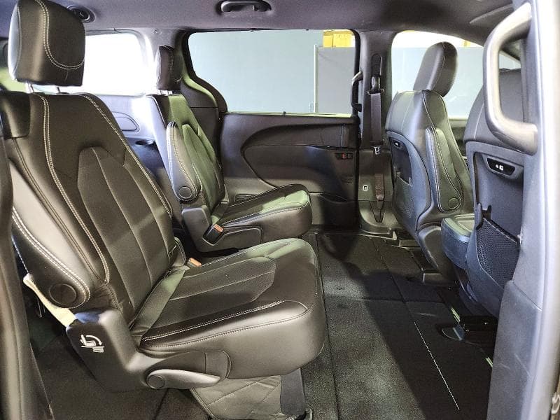 2027 CHRYSLER PACIFICA SELECT 11