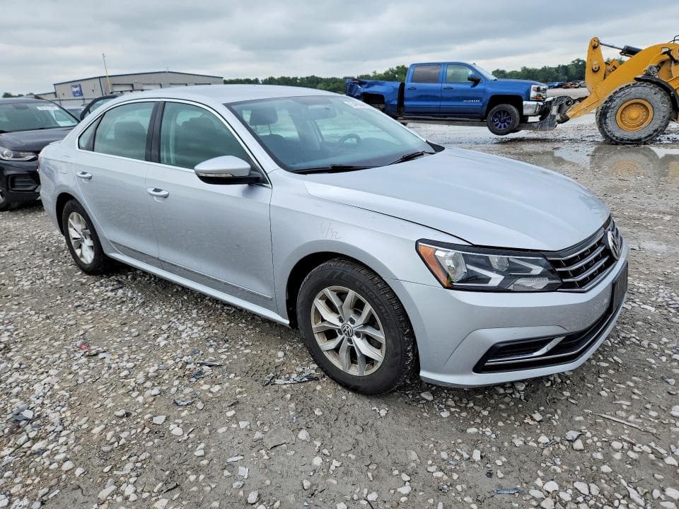 2017 VOLKSWAGEN PASSAT S 4