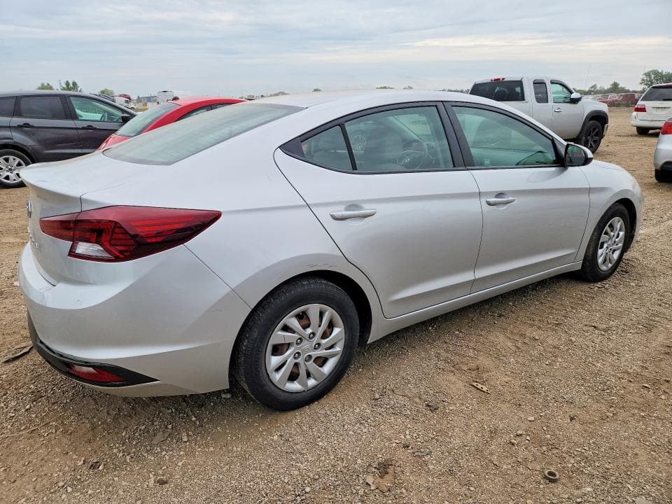 2019 HYUNDAI ELANTRA SE 3
