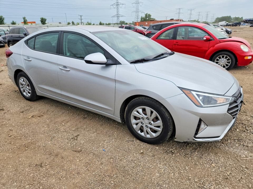 2019 HYUNDAI ELANTRA SE 4