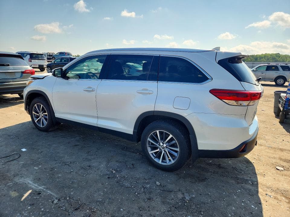 2019 TOYOTA HIGHLANDER XLE 2