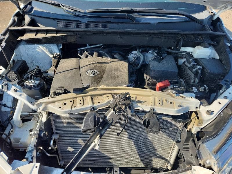2019 TOYOTA HIGHLANDER XLE 12
