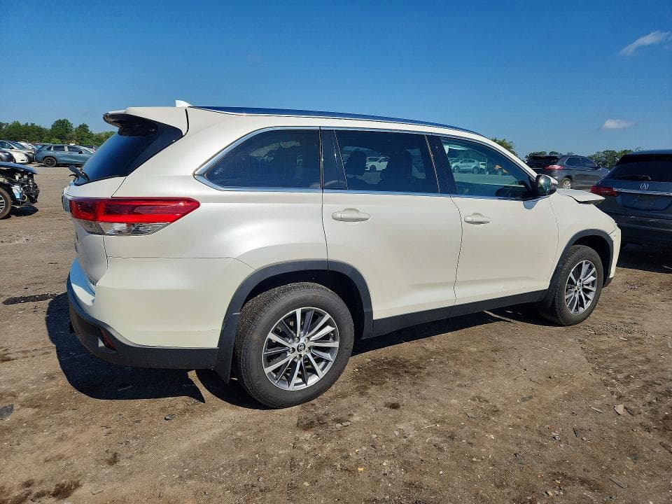 2019 TOYOTA HIGHLANDER XLE 3