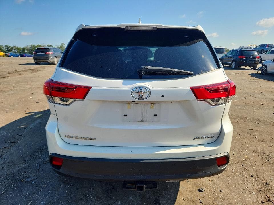 2019 TOYOTA HIGHLANDER XLE 6