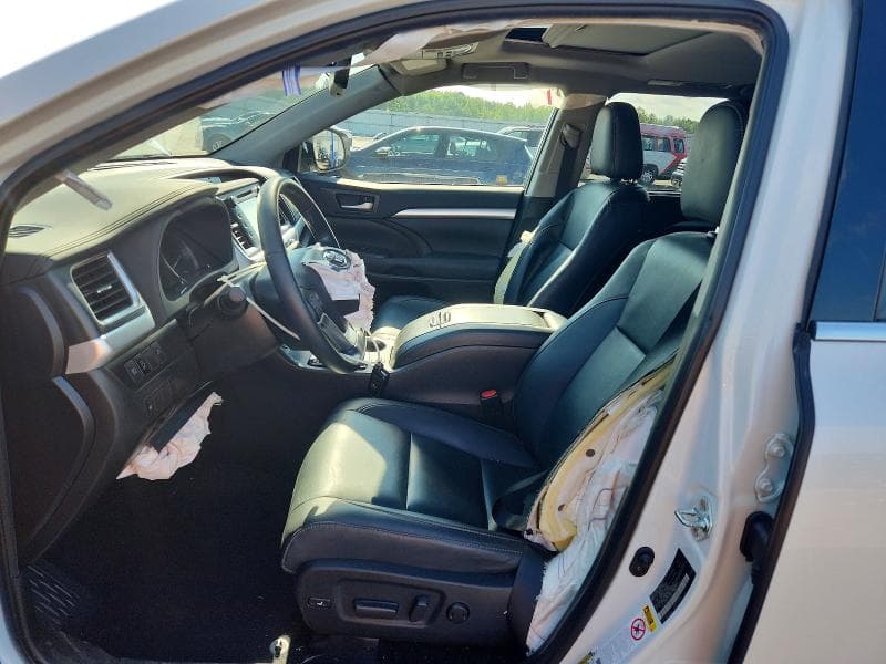 2019 TOYOTA HIGHLANDER XLE 7