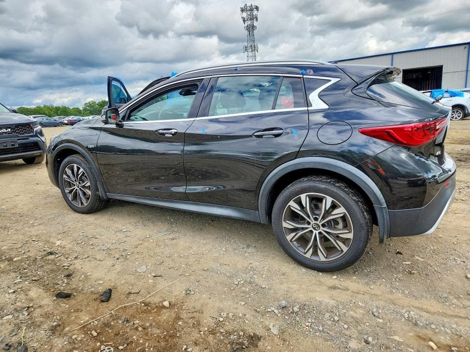 2019 INFINITI QX30 LUXE 2