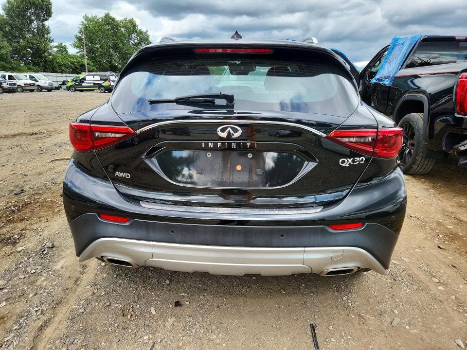 2019 INFINITI QX30 LUXE 6