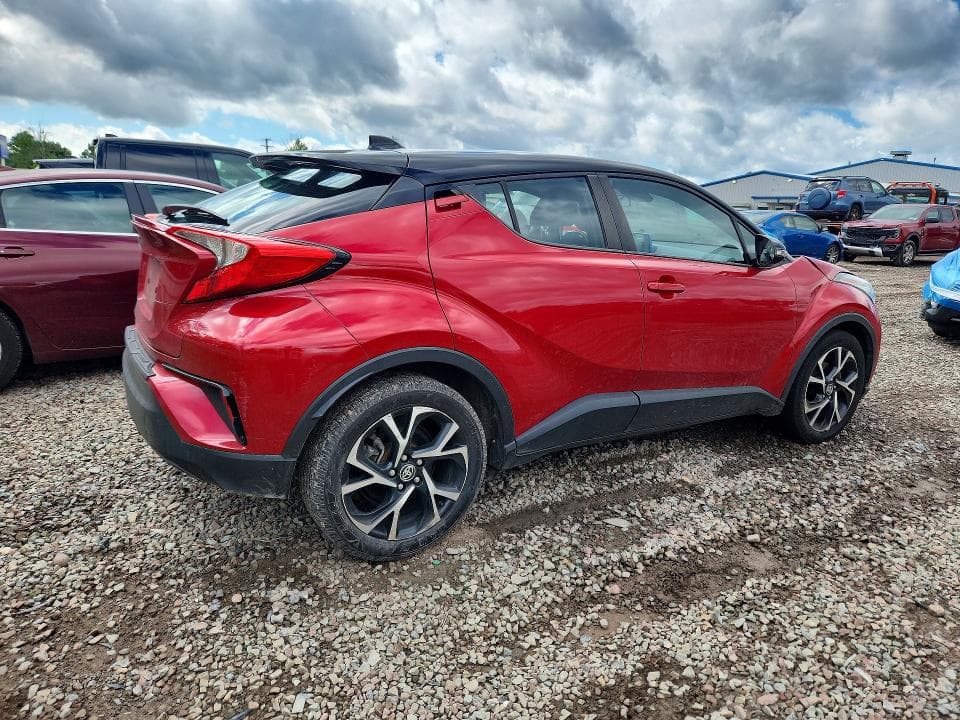 2020 TOYOTA C-HR XLE 3