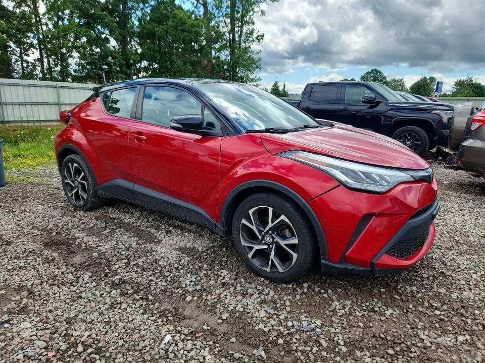 2020 TOYOTA C-HR XLE 4