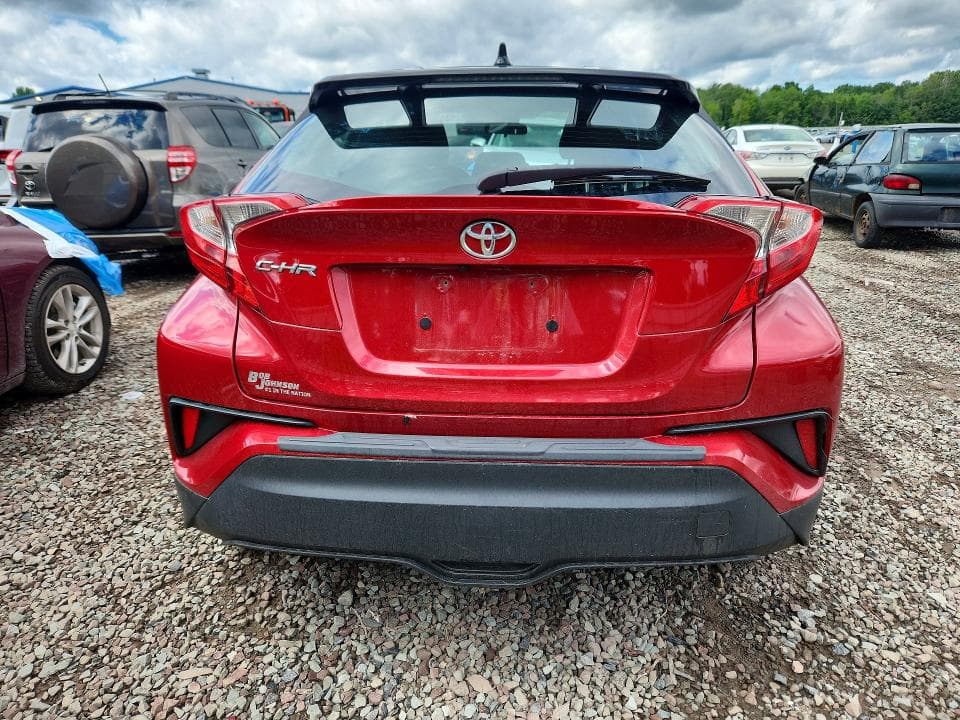 2020 TOYOTA C-HR XLE 6