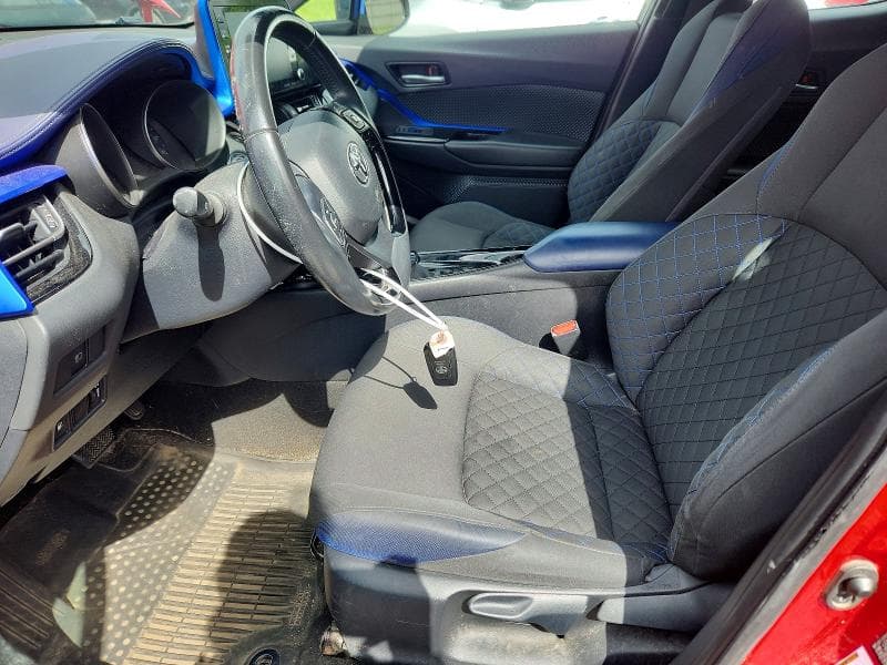 2020 TOYOTA C-HR XLE 7
