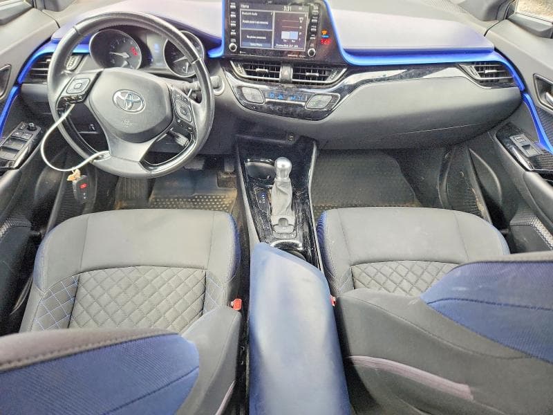 2020 TOYOTA C-HR XLE 8