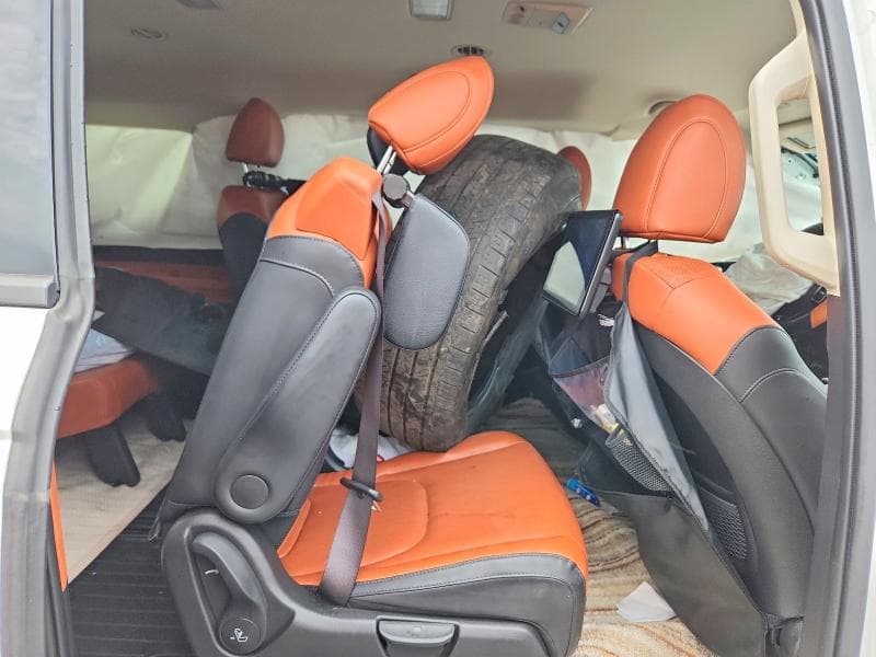 2023 KIA CARNIVAL SX 11