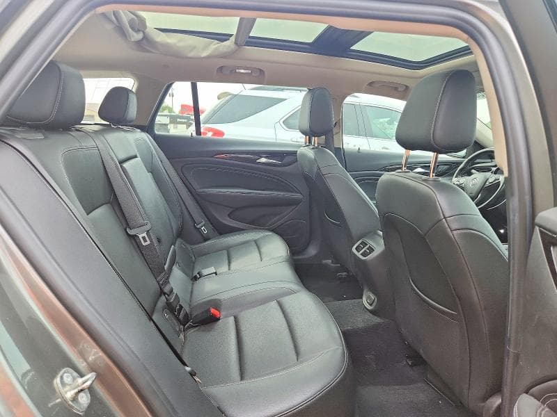 2018 BUICK REGAL TOURX ESSENCE 11