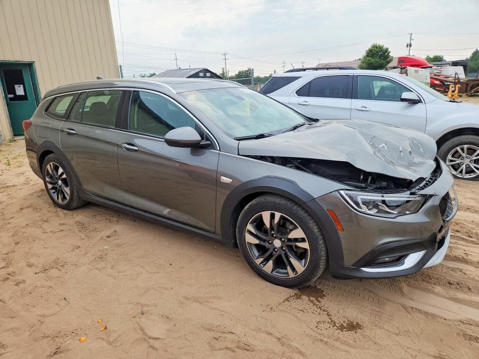 2018 BUICK REGAL TOURX ESSENCE 4