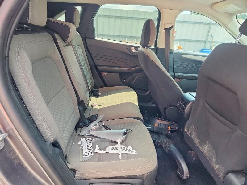 2021 FORD ESCAPE SE 11