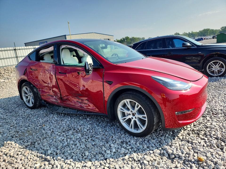 2023 TESLA MODEL Y 4